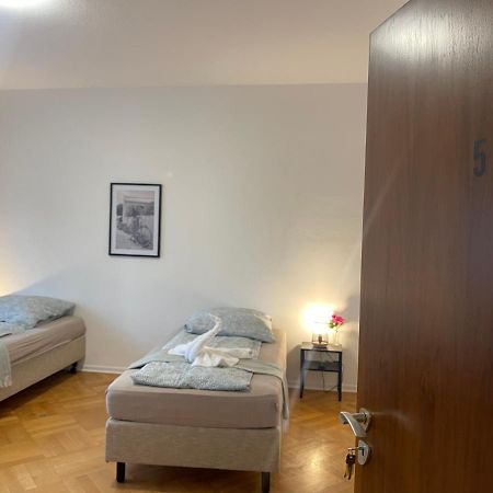 Comfortable Shared Apartment With Private Room In ヴェッセリンク エクステリア 写真