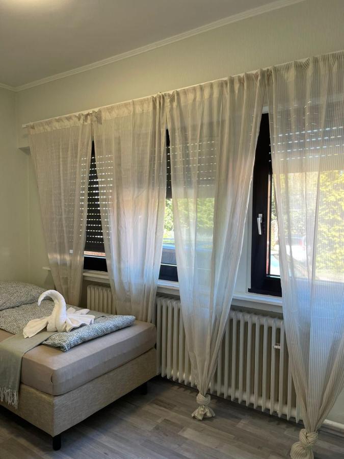 Comfortable Shared Apartment With Private Room In ヴェッセリンク エクステリア 写真