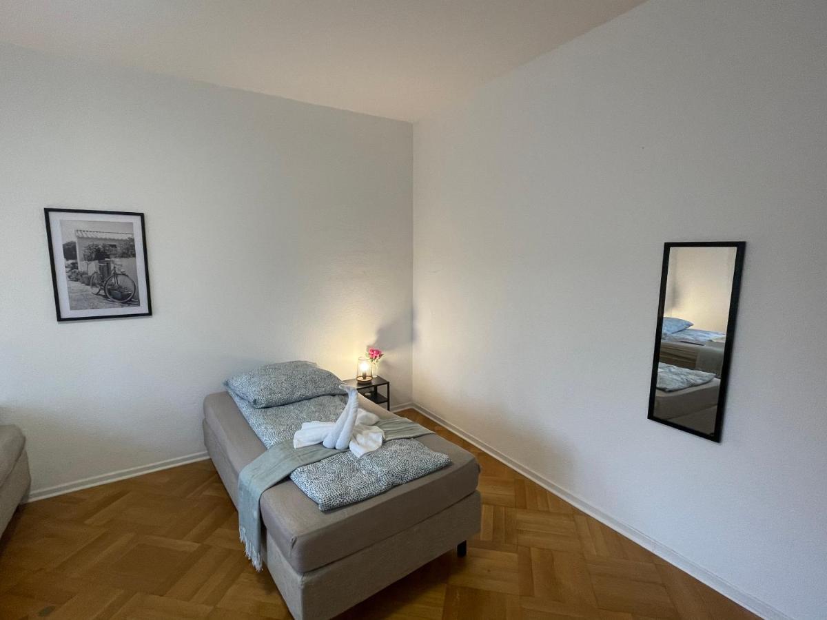 Comfortable Shared Apartment With Private Room In ヴェッセリンク エクステリア 写真