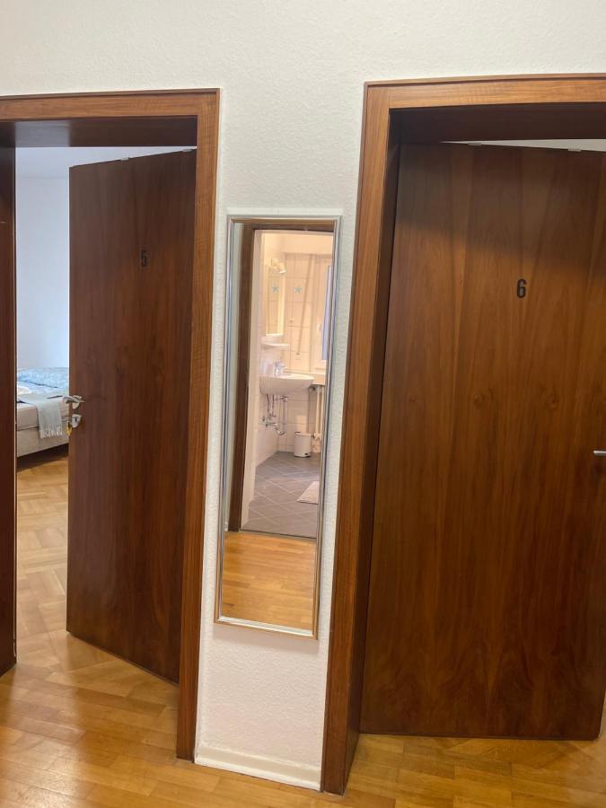 Comfortable Shared Apartment With Private Room In ヴェッセリンク エクステリア 写真