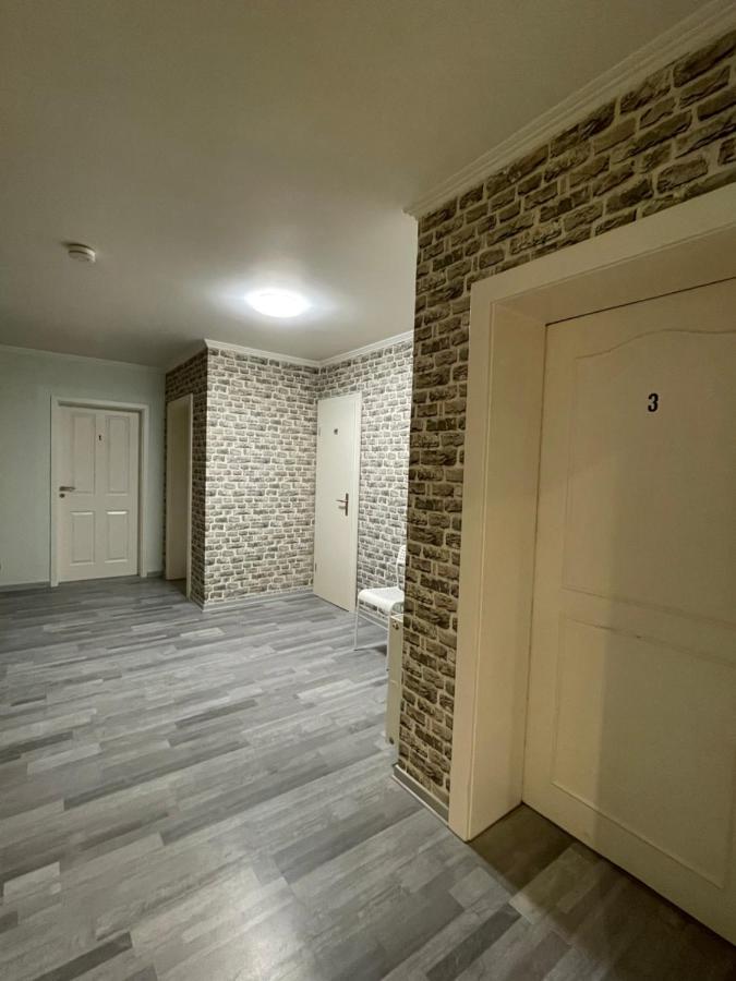 Comfortable Shared Apartment With Private Room In ヴェッセリンク エクステリア 写真