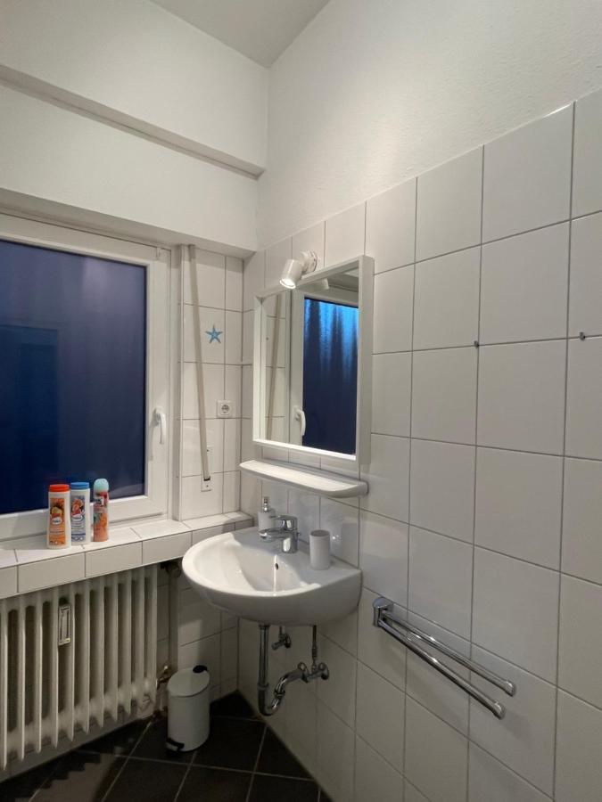 Comfortable Shared Apartment With Private Room In ヴェッセリンク エクステリア 写真