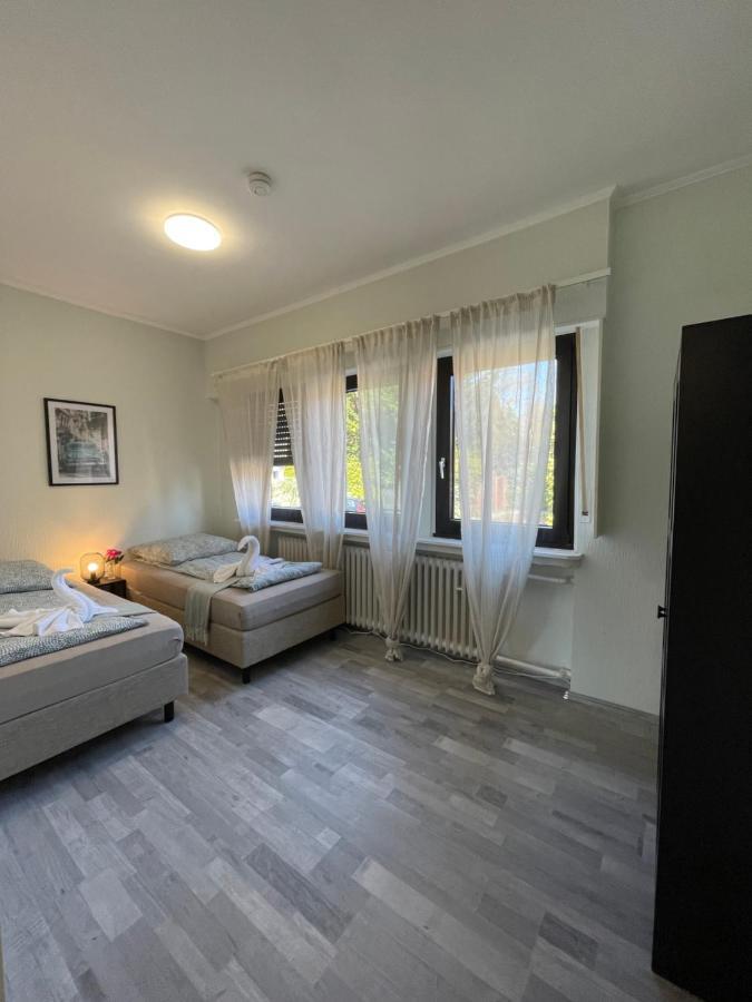 Comfortable Shared Apartment With Private Room In ヴェッセリンク エクステリア 写真