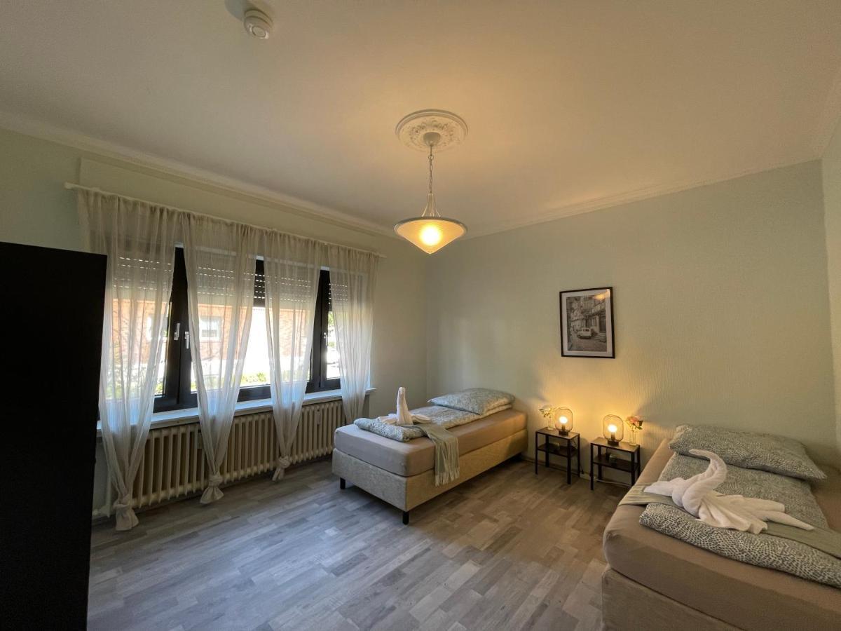 Comfortable Shared Apartment With Private Room In ヴェッセリンク エクステリア 写真