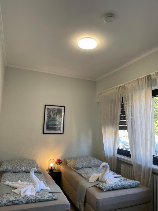 Comfortable Shared Apartment With Private Room In ヴェッセリンク エクステリア 写真