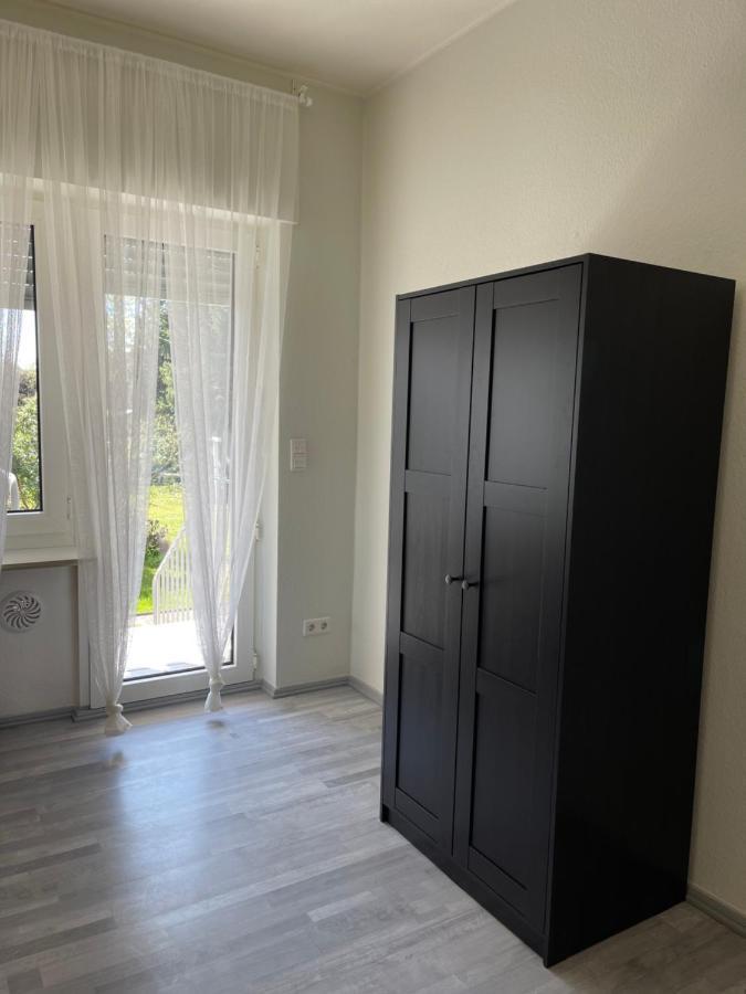 Comfortable Shared Apartment With Private Room In ヴェッセリンク エクステリア 写真