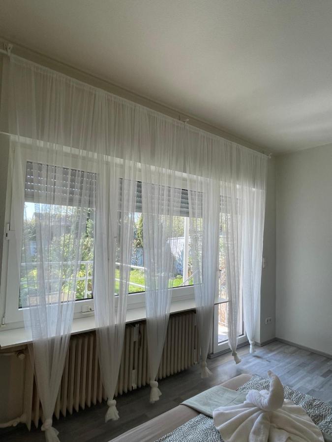 Comfortable Shared Apartment With Private Room In ヴェッセリンク エクステリア 写真