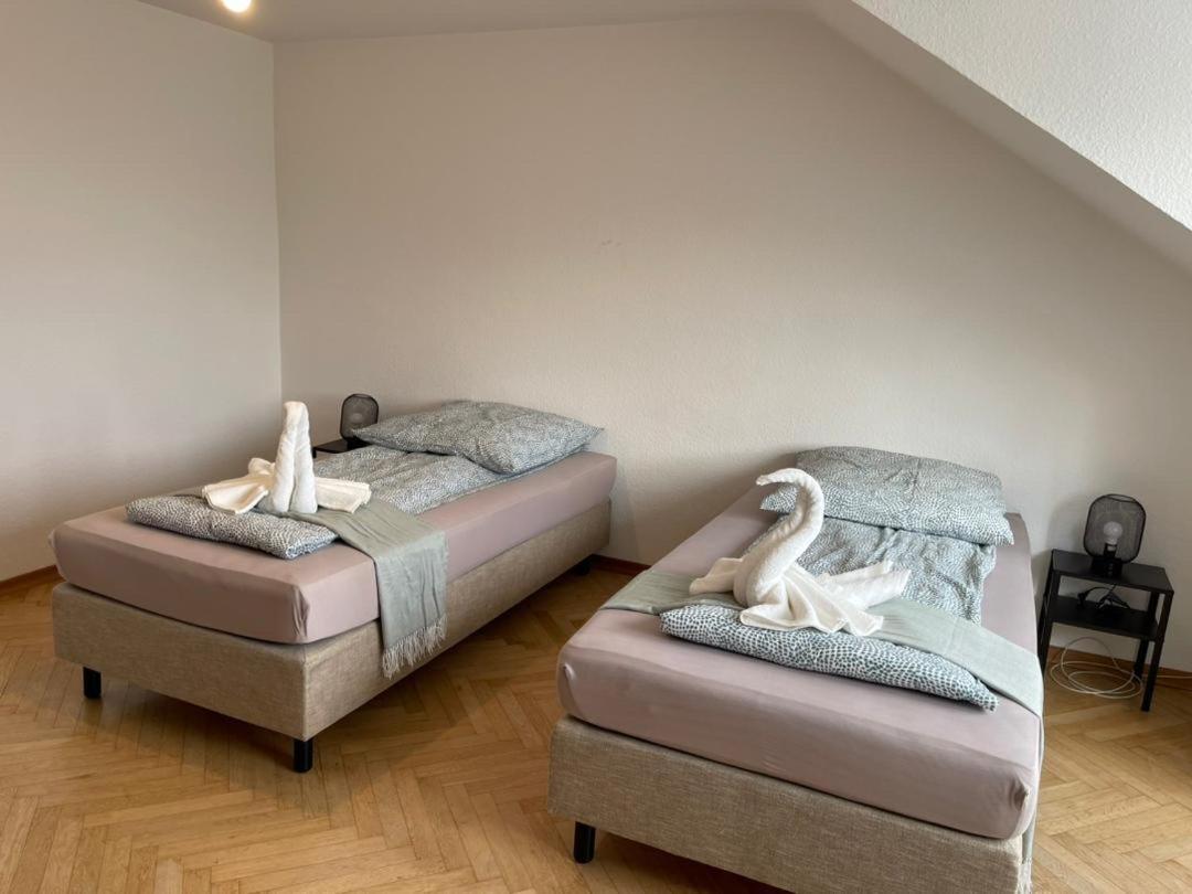 Comfortable Shared Apartment With Private Room In ヴェッセリンク エクステリア 写真