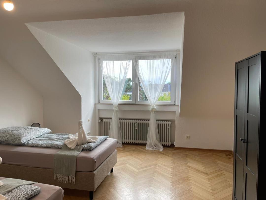 Comfortable Shared Apartment With Private Room In ヴェッセリンク エクステリア 写真