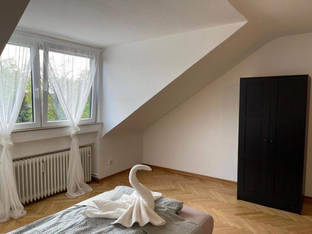 Comfortable Shared Apartment With Private Room In ヴェッセリンク エクステリア 写真